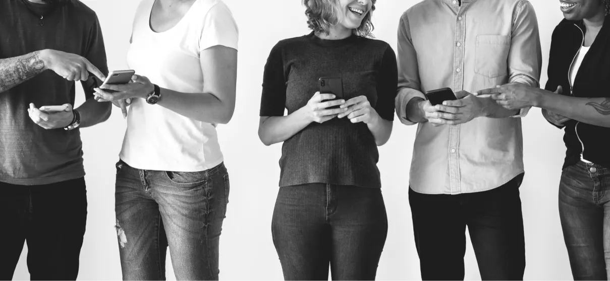 люди спілкуються