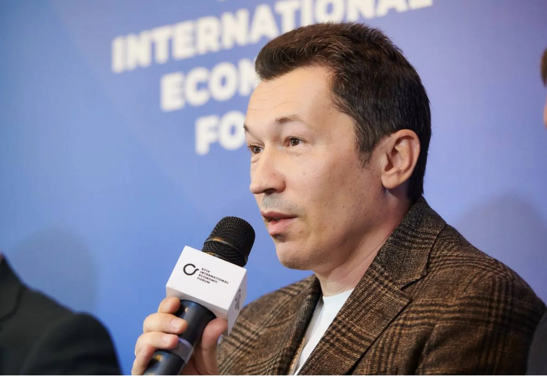 Денис миргородський
